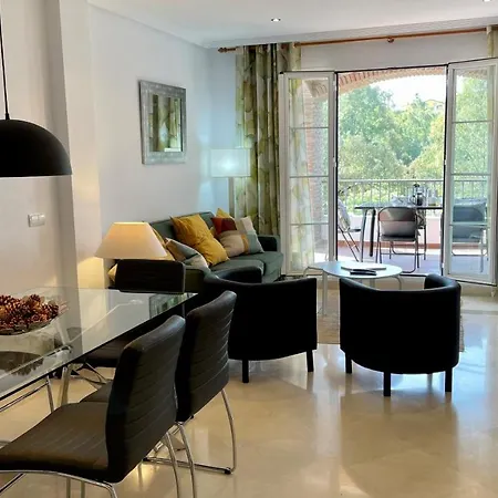 Penthouse Eucalyptus Apartment *